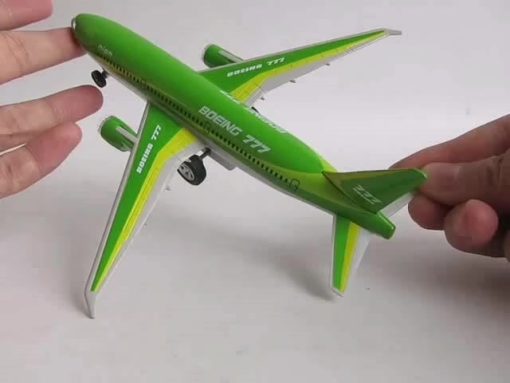 Đồ chơi mô hình máy bay Boeing 777 có âm thanh, ánh sáng bằng hợp kim kèm chân đế trang trí