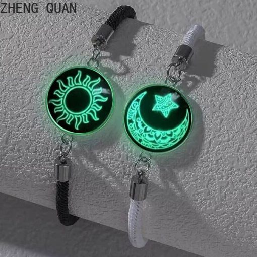 2 Cái / bộ Lãng Mạn Dạ Quang Mặt Trời Trăng Cặp Đôi Vòng Tay Thủy Tinh Mặt Trăng Charm Vòng Tay Trang Sức Tình Bạn Quà Tặng Ngày Lễ Tình Nhân Cho Nữ Thời Trang Phát Sáng Trong Bóng Tối - Ảnh 2