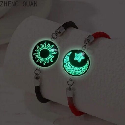 2 Cái / bộ Lãng Mạn Dạ Quang Mặt Trời Trăng Cặp Đôi Vòng Tay Thủy Tinh Mặt Trăng Charm Vòng Tay Trang Sức Tình Bạn Quà Tặng Ngày Lễ Tình Nhân Cho Nữ Thời Trang Phát Sáng Trong Bóng Tối - Ảnh 3