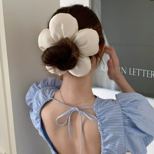 Dây buộc tóc hoa lớn phổ biến Scrunchies LASSY  dây buộc tóc PHAO hình bông hoa size to cho nàng - Ảnh 5