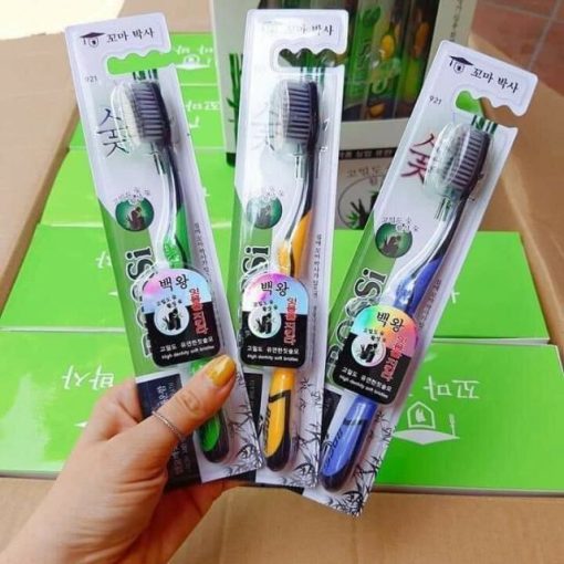 Bàn chải đánh răng  Hàn Quốc Chính hãng - Bàn chải than tre hoạt tính AMI - Ảnh 3