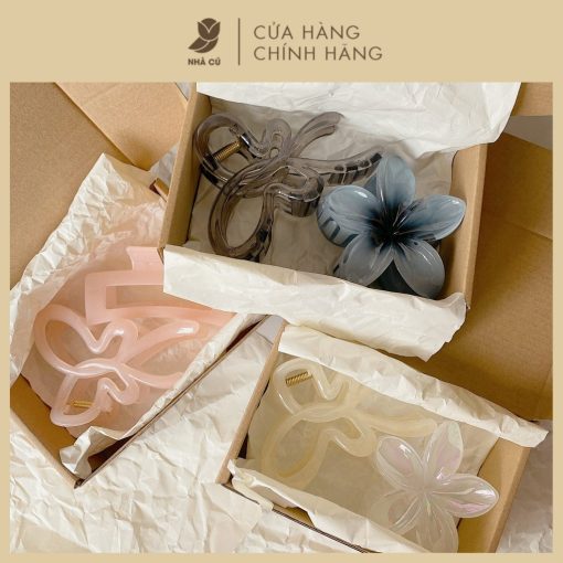 Hộp Quà Tặng Kẹp Tóc Nữ NHÀ CÚ Cài Tóc Hoa Sứ, Nơ Kèm Giấy Lót Đẹp Tặng Bạn Gái Sinh Nhật 8/3 20/10 Phong Cách Hot - Ảnh 3