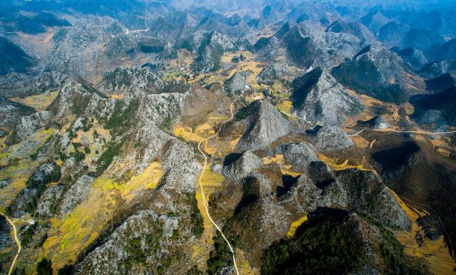 Những núi đá xám tai mèo tại cao nguyên đá Đồng Văn