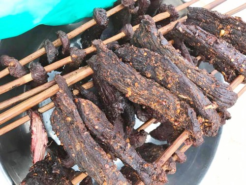 Thịt trâu gác bếp là đặc sản nổi tiếng ở Đồng Văn