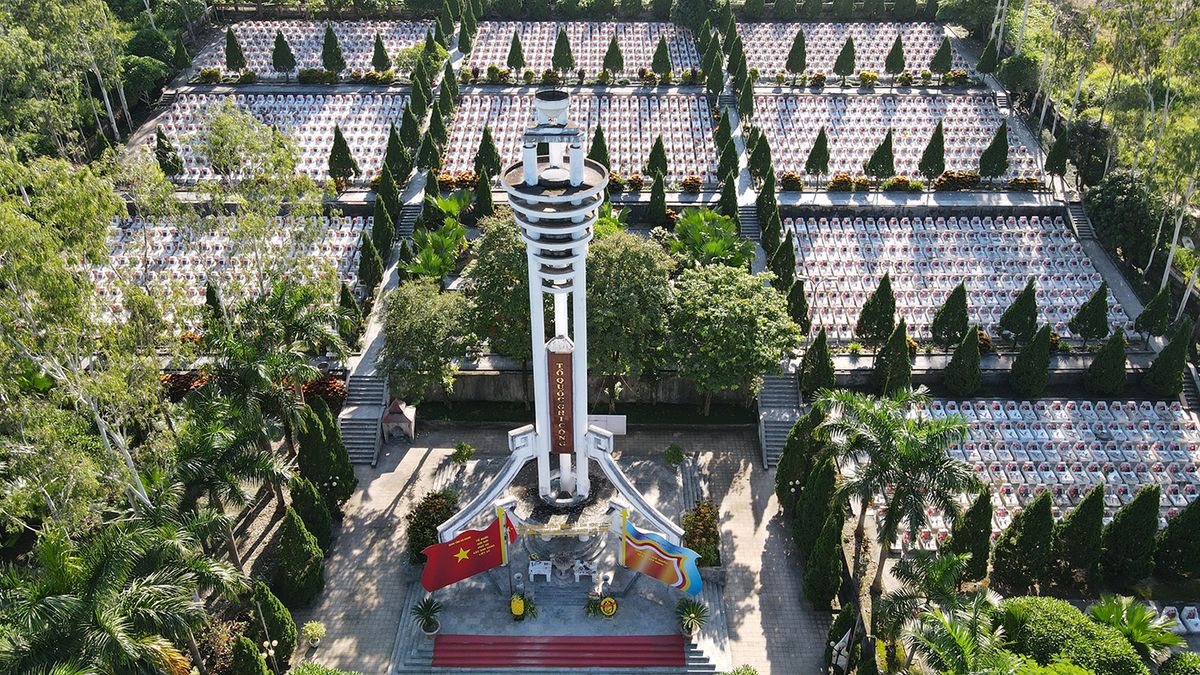 Quang cảnh nơi nghĩa trang liệt sĩ Vị Xuyên