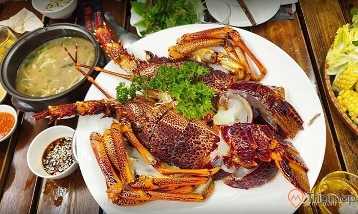 Nhà hàng tại Hạ Long Hồng Hạnh 3 chuyên về các món hải sản, đặc trưng miền biển (Ảnh: Sưu tầm)