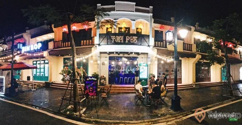 Một quán pub tại Dãy Phố cổ Sun World Hạ Long