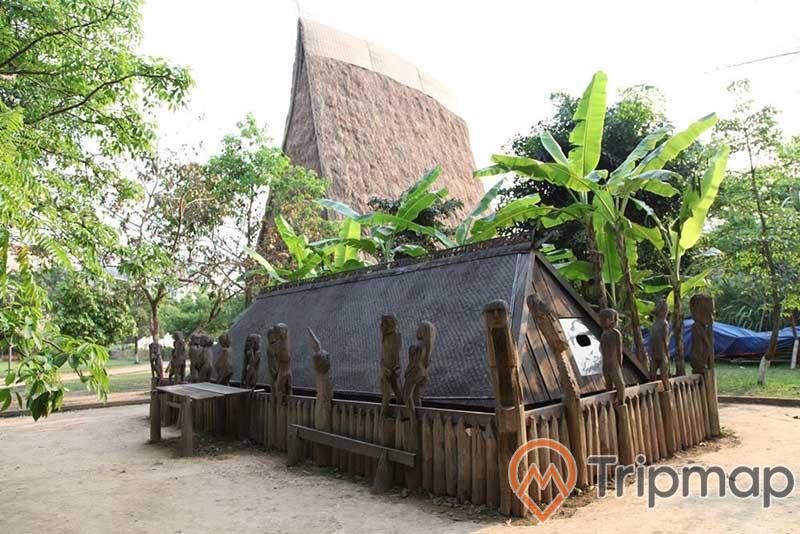 nhà của người dân tộc trong bảo tàng dân tộc Việt Nam