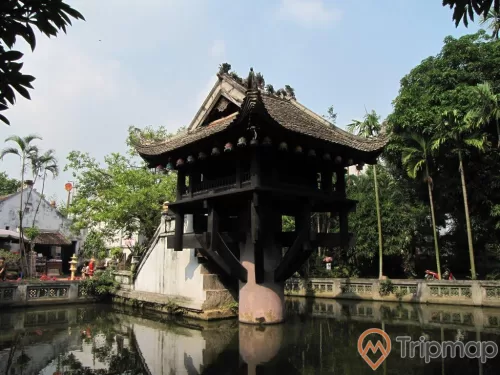 ngôi chùa một cột, hồ nước