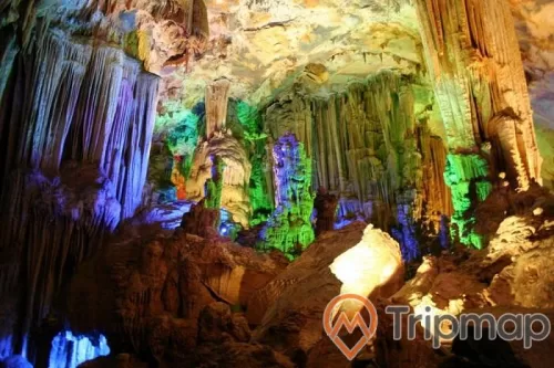 ánh đèn làm nhũ đá lung linh tại động hua mạ, nhũ đá lung linh bên trong hang động, ảnh chụp bên trong hang động