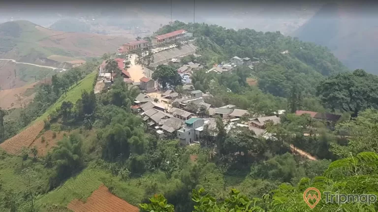 Chợ tình Khâu Vai