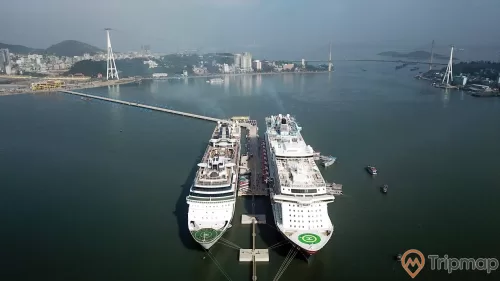Cảng tàu khách Quốc tế Hạ Long