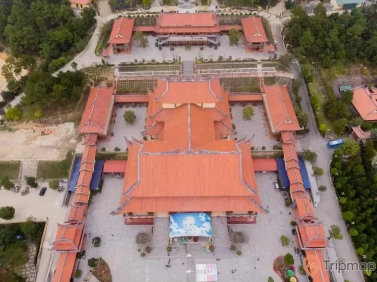 Ngôi Đại Hùng Bảo Điện