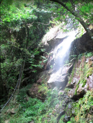 Thác Ngự Dội, ngọn núi đá có cây xanh, nhiều cây xanh, thác nước đang chảy, ảnh chụp ban ngày