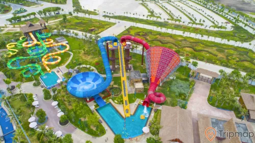 Cơn bão nhiệt đới, Turbulence rapids, ống trượt màu đỏ, ống trượt màu xanh, nhiều cây xanh, ảnh chụp từ trên cao, ảnh chụp ban ngày
