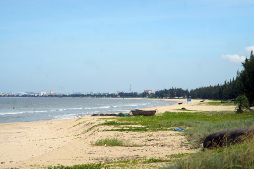 Bãi biển Xuân Thành