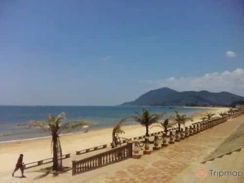 Bãi biển Thiên Cầm
