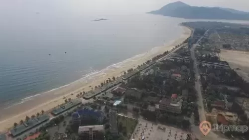 Bãi biển Thiên Cầm