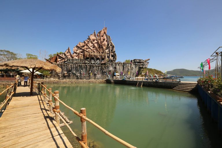 Hồ cá Trí Nguyên