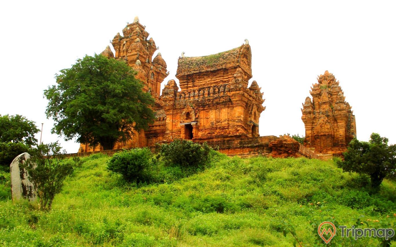 Tháp Po Klong Garai mang nét độc đáo của văn hóa Chăm