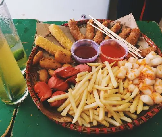 Bỏ túi 5 địa chỉ quán ăn vặt nổi tiếng đông khách tại Hạ Long