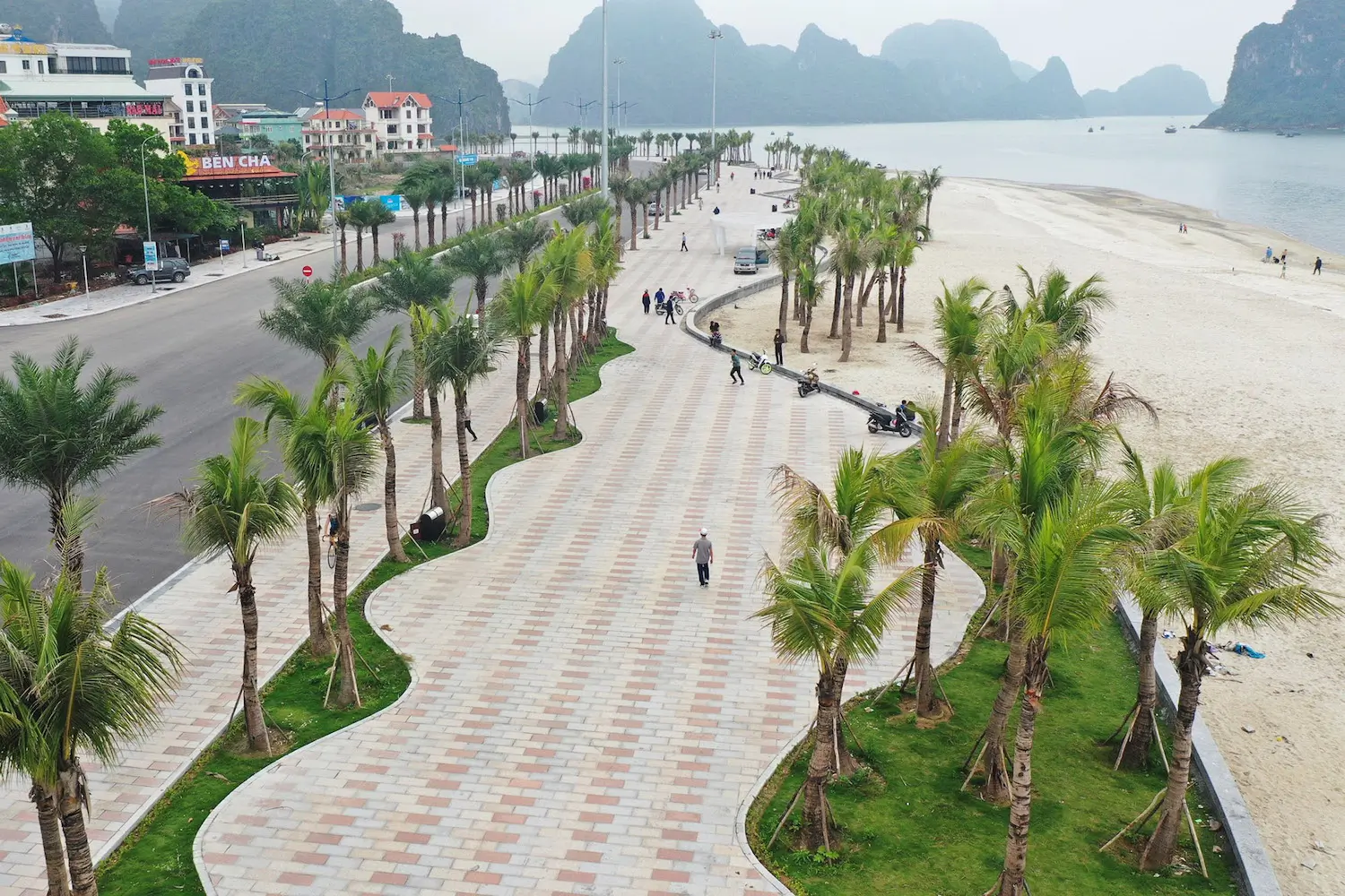 Top 04 bãi tắm biển đẹp nhất định phải đến khi di du lịch Hạ Long