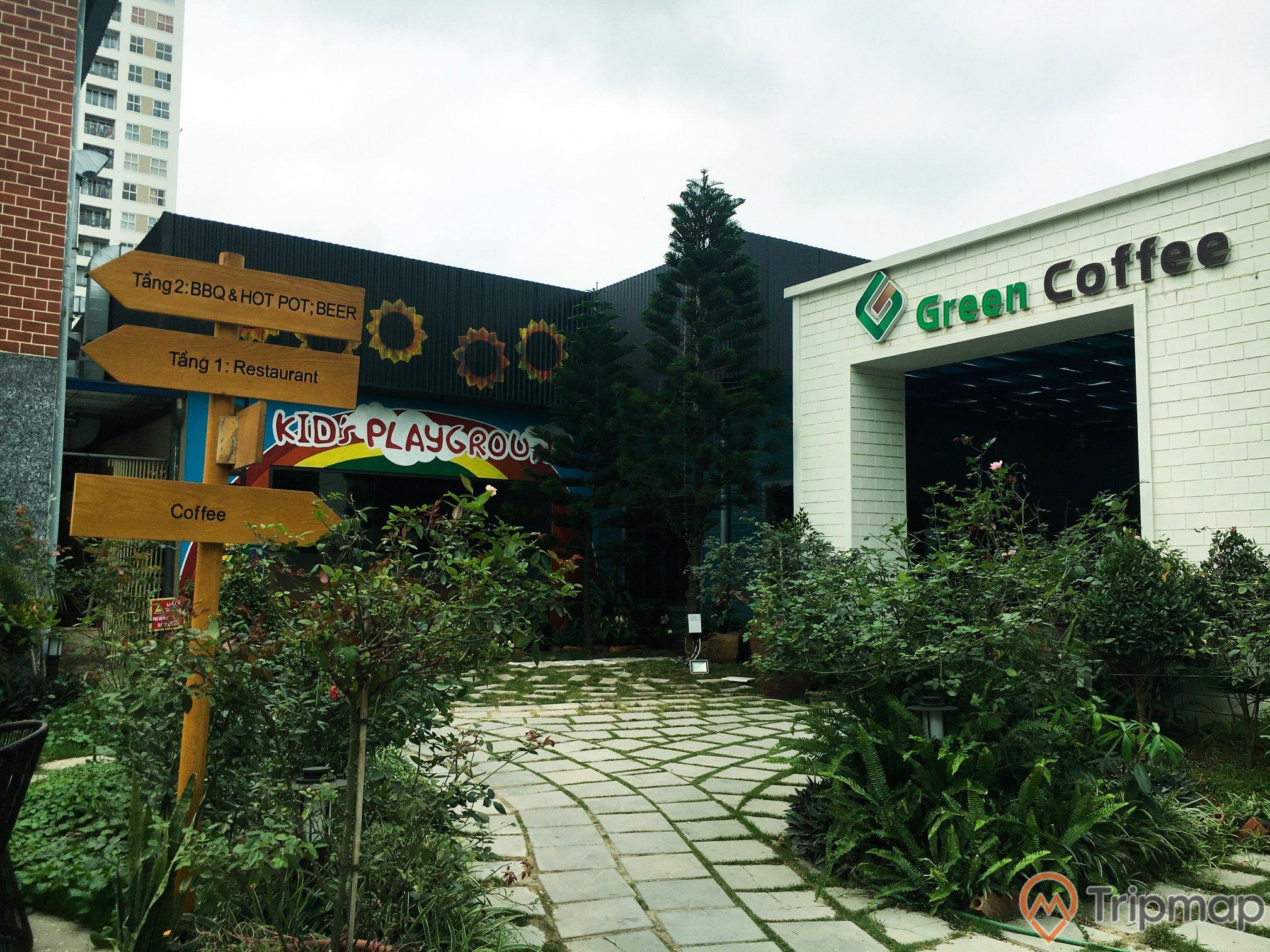 Không gian xanh của nhà hàng quy mô top 1 tại Bãi Cháy, Hạ Long