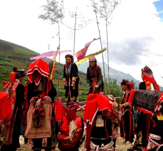Làng văn hoá dân tộc Dao thôn Lùng Tao