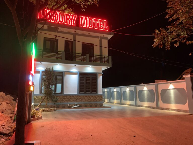 Nhà nghỉ Luxury Motel