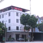 Nhà nghỉ Hoàng Long