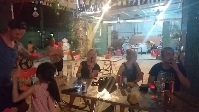 Nhà Hàng Vân Tưởng