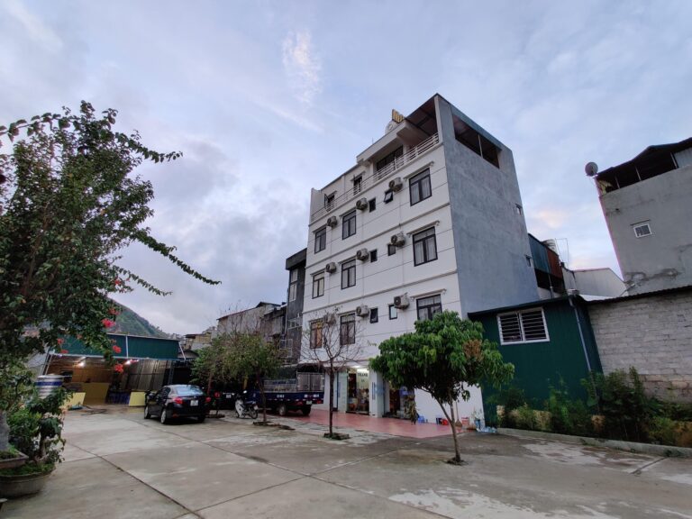 Nhà nghỉ Phùng Thanh