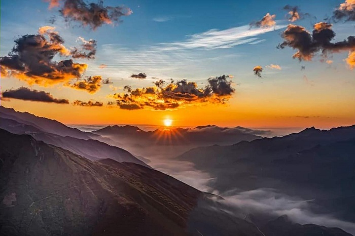 Leo núi ở Hà Giang thách thức bản thân và khám phá vẻ đẹp của thiên nhiên