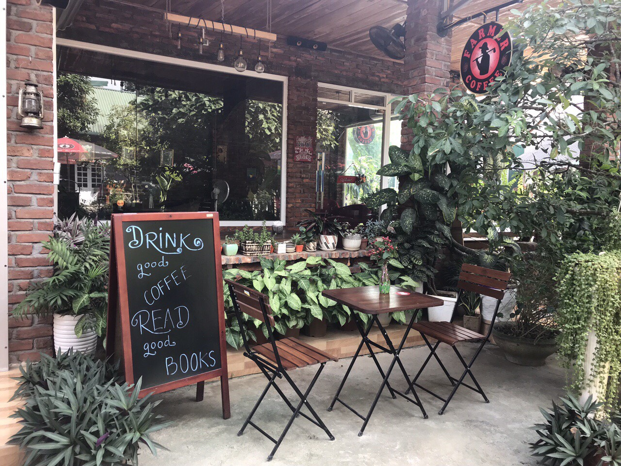 Review quán Cappuccino Coffee không gian rộng số 108 Nguyễn Du, P. Nguyễn Trãi, Hà Giang
