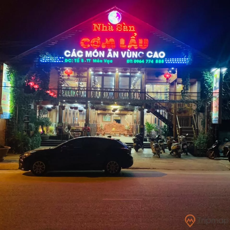 Không gian nhà hàng ngập tràn văn hóa người Tày