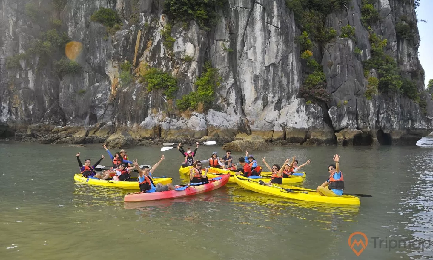 Chèo thuyền Kayak tham quan Vịnh và trải nghiệm hoạt động vui vẻ