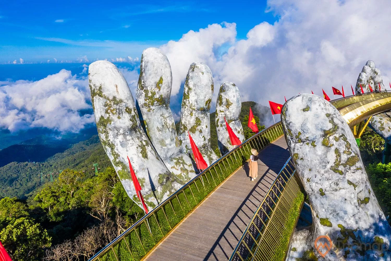 Đà Nẵng là một điểm đến lý tưởng cho kỳ nghỉ ngắn ngày với sự kết hợp hoàn hảo giữa biển, núi, và các công trình hiện đại.