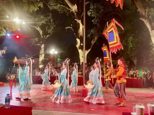 Quận Ba Đình Ra Mắt Tour Đêm “Tiếng Chuông Trấn Vũ”: Tái Hiện Huyền Thoại Ở Chốn Linh Thiêng